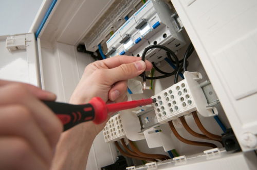 Elektroinstallateur/Elektroniker als VDE-Messtechnik 