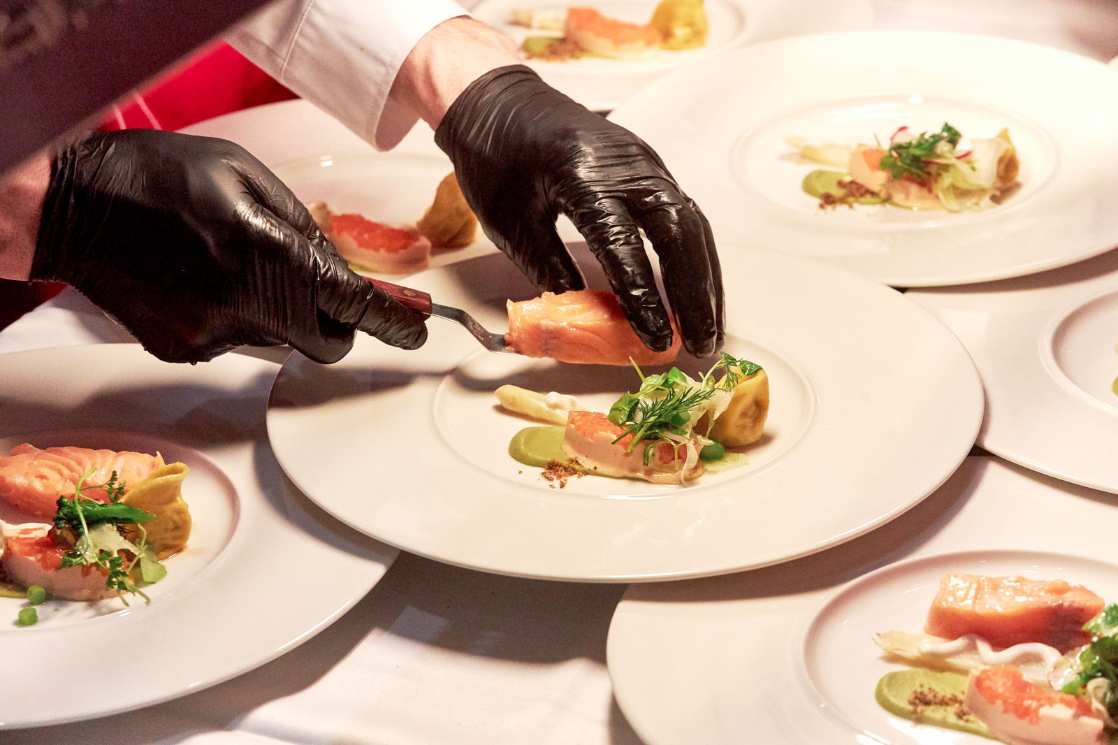 IKA Teller anrichten