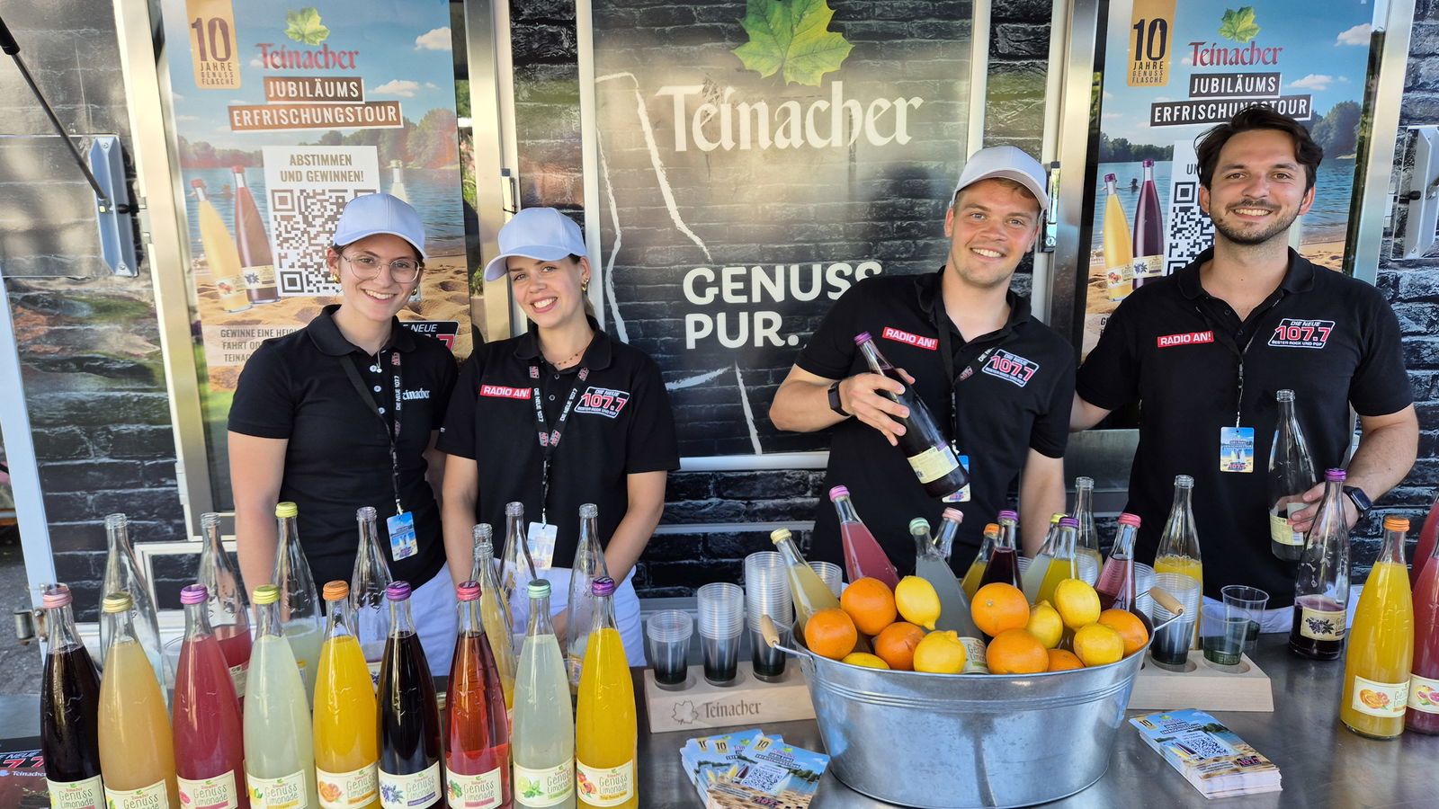 Das Die Neue 107.7 Team im Teinacher Stand