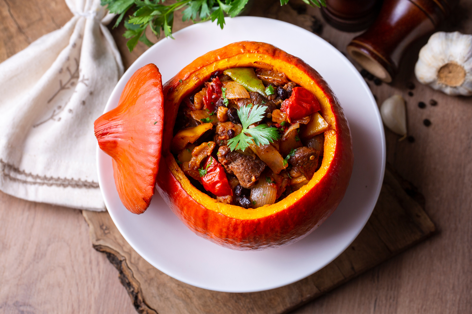 Kürbiseintopf mit pilzen aus dem backofen