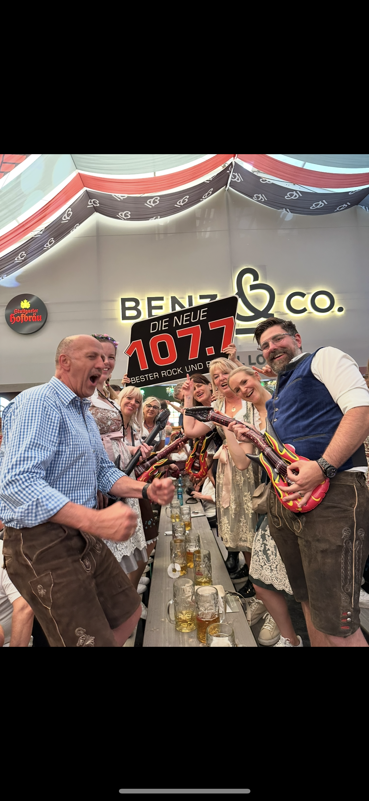 Beim Benz das Hofbräu Zelt - Vereine 01