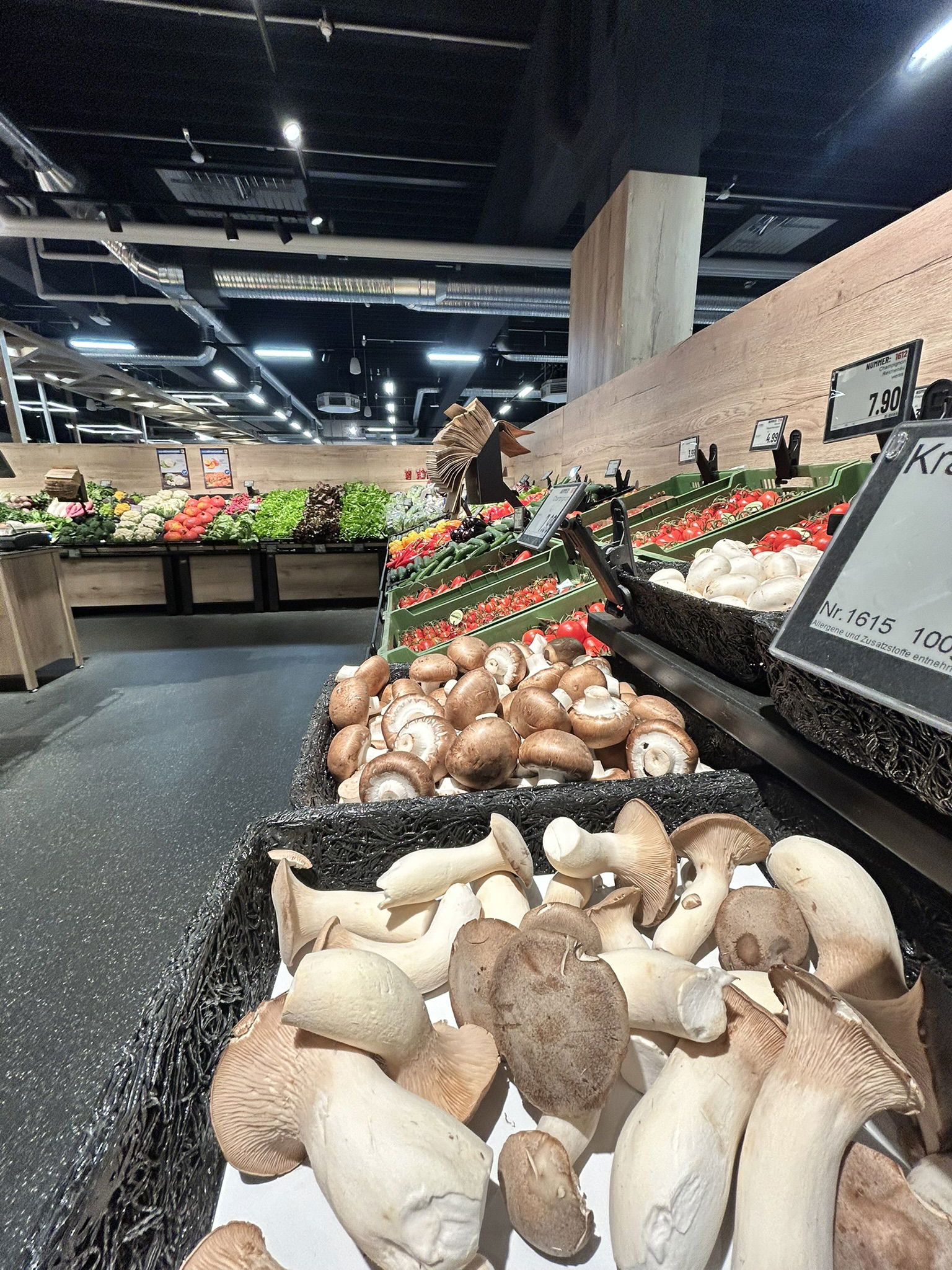 EDEKA CAPURSO Gemüseabteilung