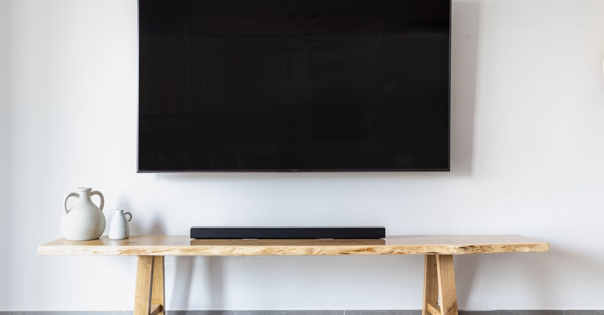 Soundbar im Wohnzimmer für vernetztes Musik- und Filmerlebnis