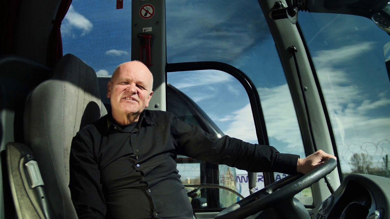 Helfe mit, den Bus- und LKW-Fahrermangel zu beseitigen. Wir suchen Bus- und LKW Fahrlehrer!