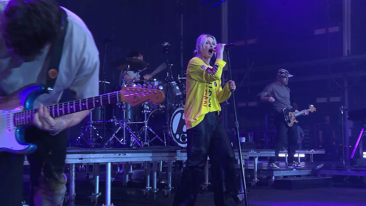 The Emptiness Machine (Live at Wembley) - Linkin Park